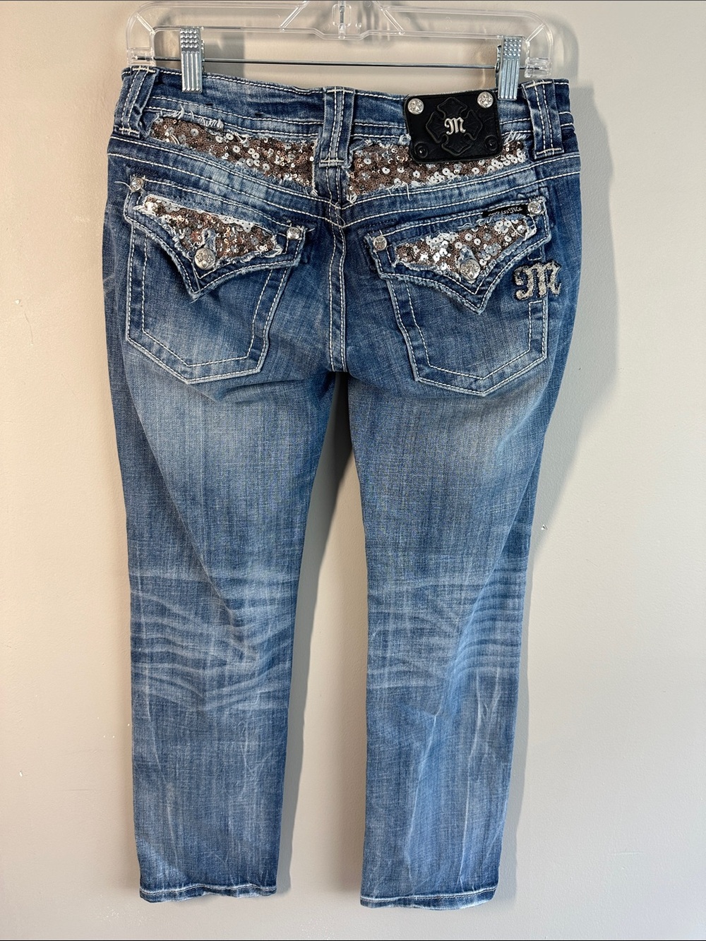 Miss Me Cuffed Capris Embellished Sequin Back Pockets Size 27 Festival Boho